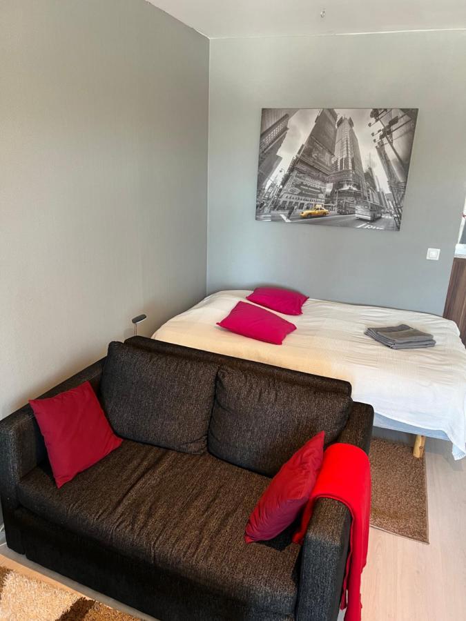 Kemi City L Near Snowcastle, 2 Rooms, Kitchen, Glazed Balcony, Free Parking On Street Exterior photo